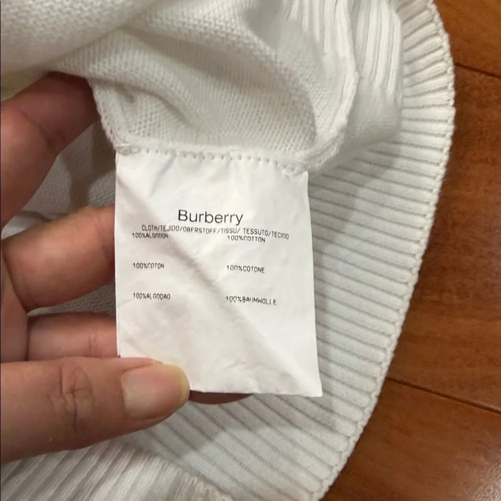 Burberry Vintage‎ Y2K crewneck sweater with the Equestrian Knight strips Size 8